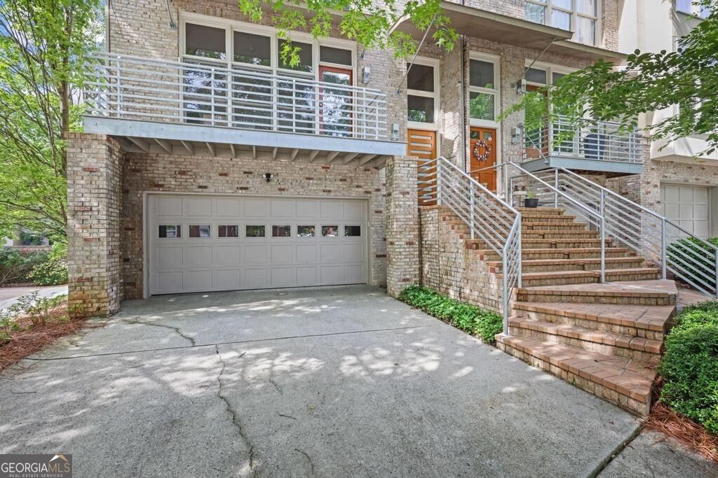 Photo of 1337 Peachtree View, Brookhaven, GA 30319 (MLS # 10773964)