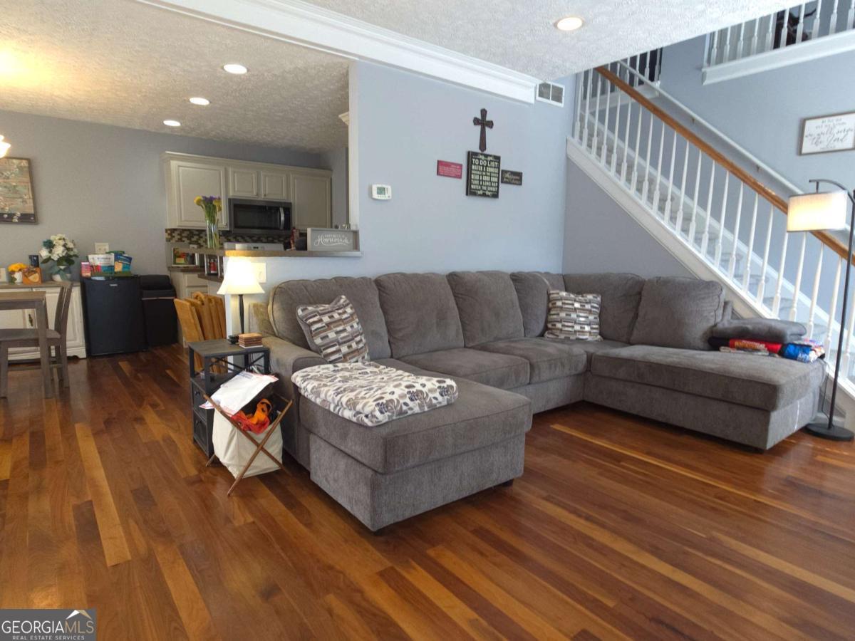 Mountain Ridge - Residential