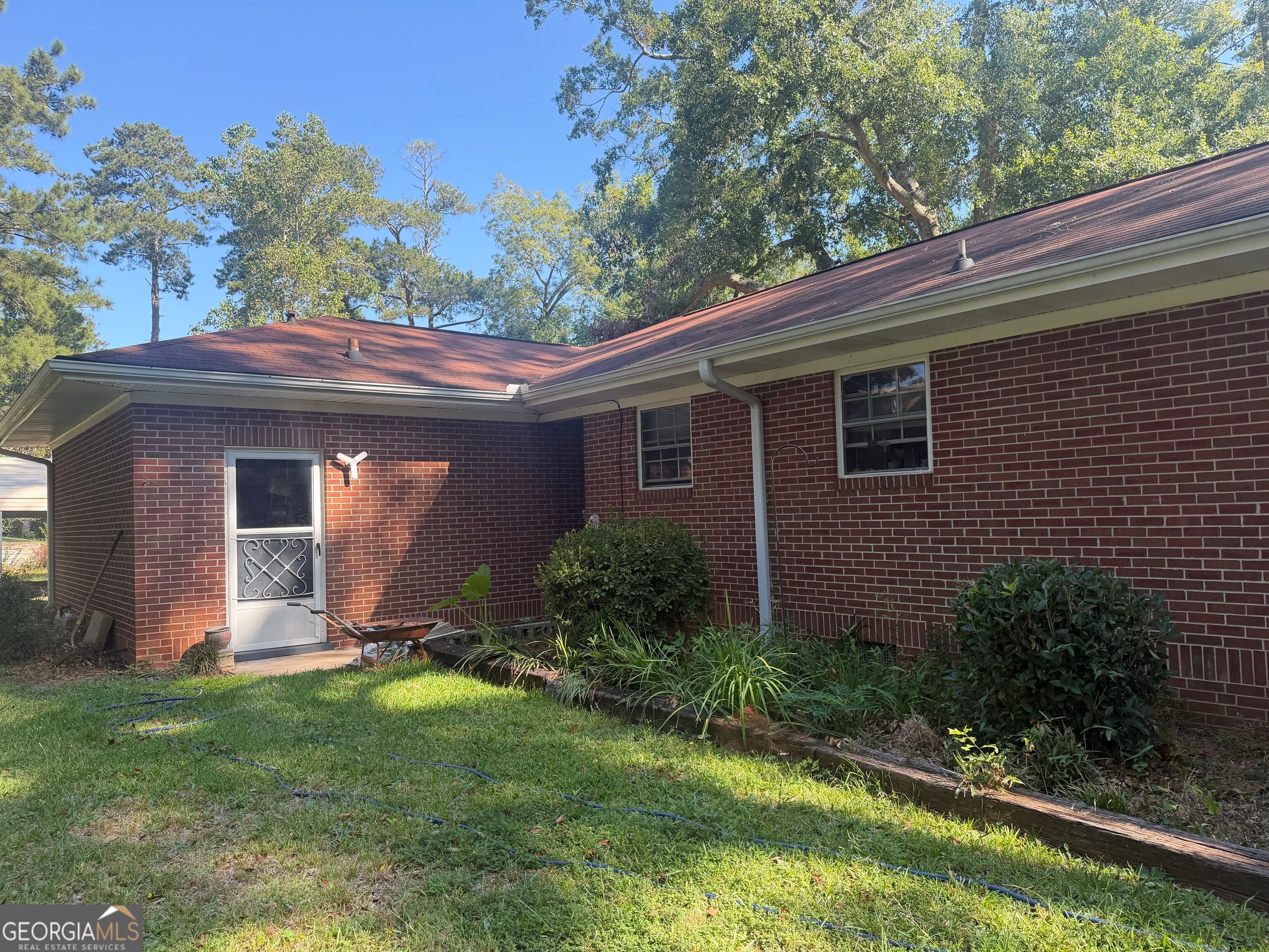 216 Forrest AVE
