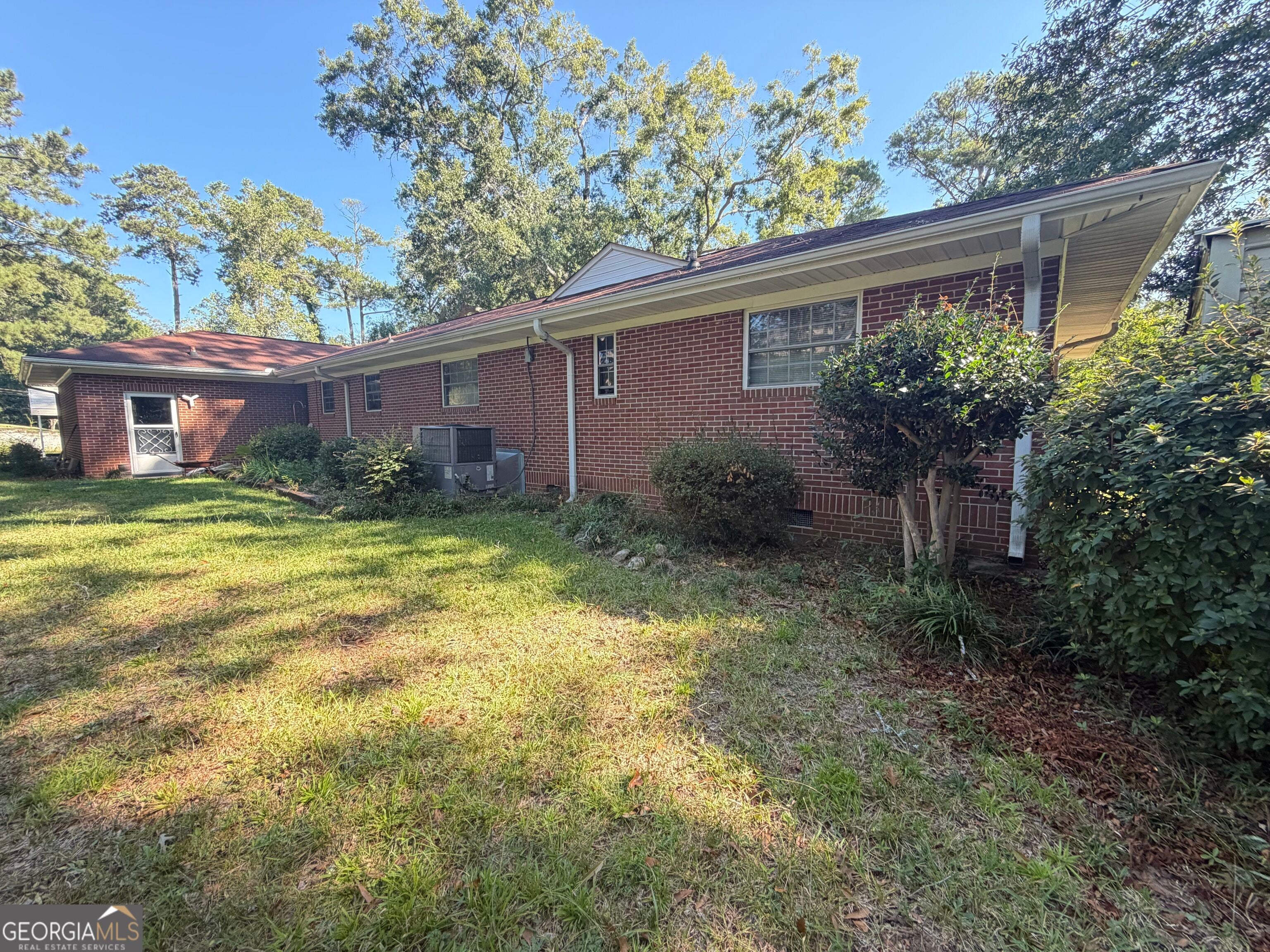 216 Forrest AVE