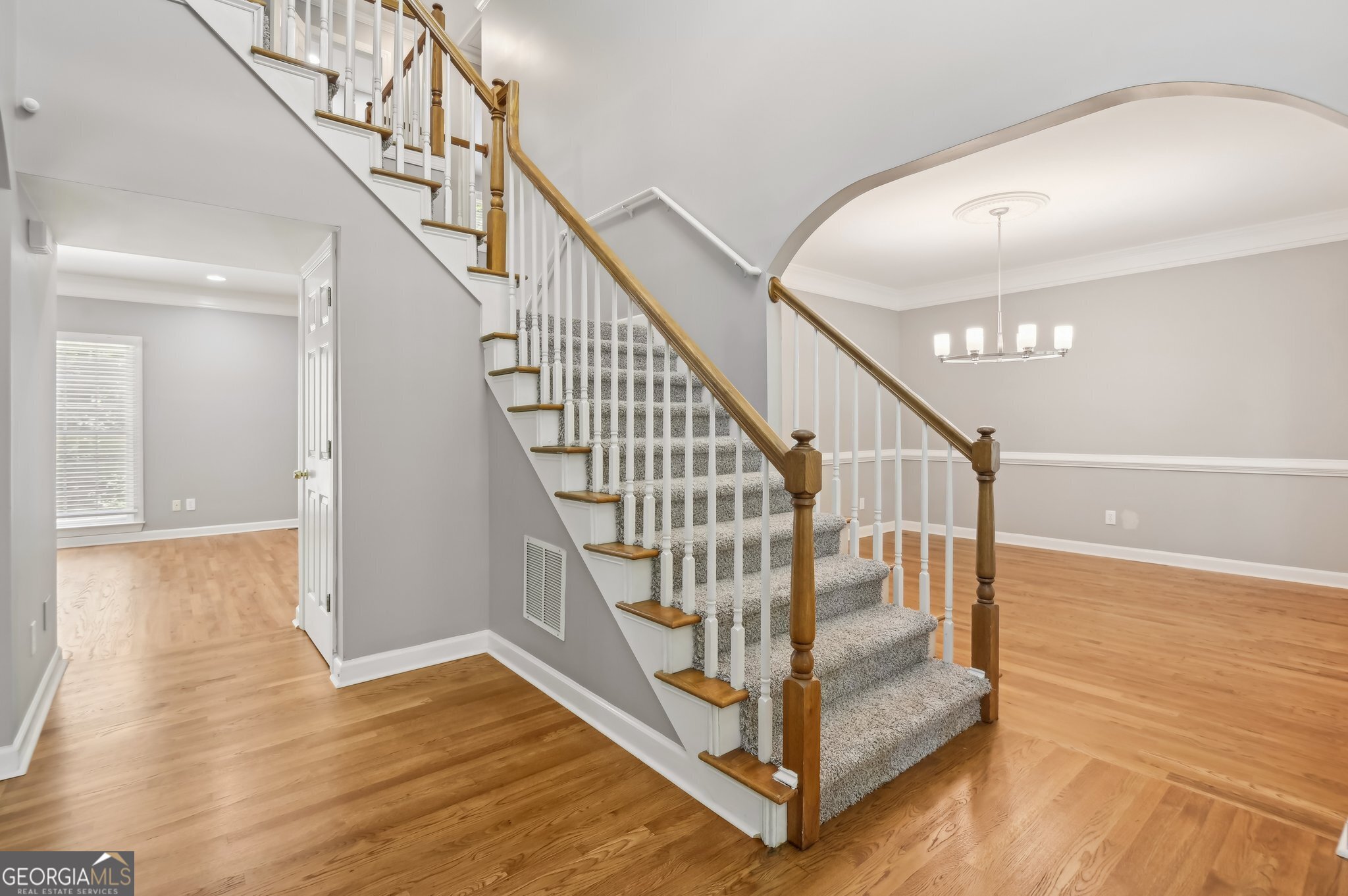 1112 Montclair DR