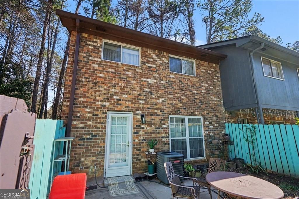 697 Garden Walk DR