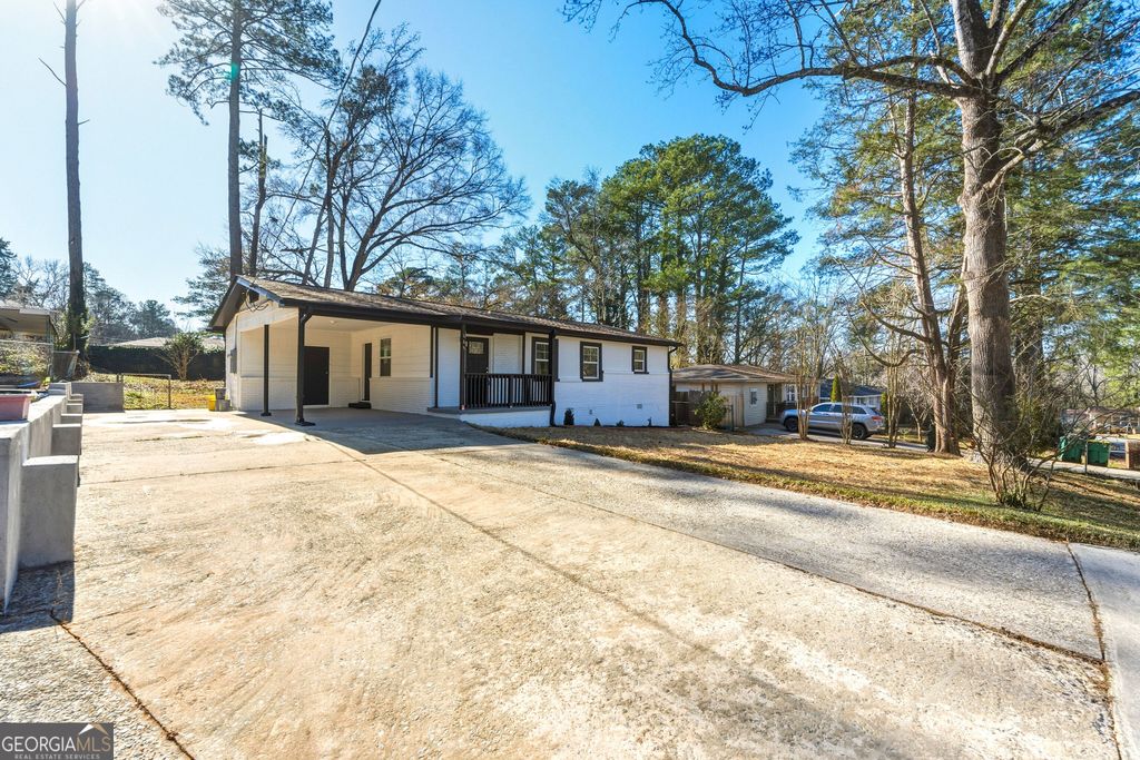 Photo of 649 Brookwood Drive, Forest Park, GA 30297 (MLS # 10666591)