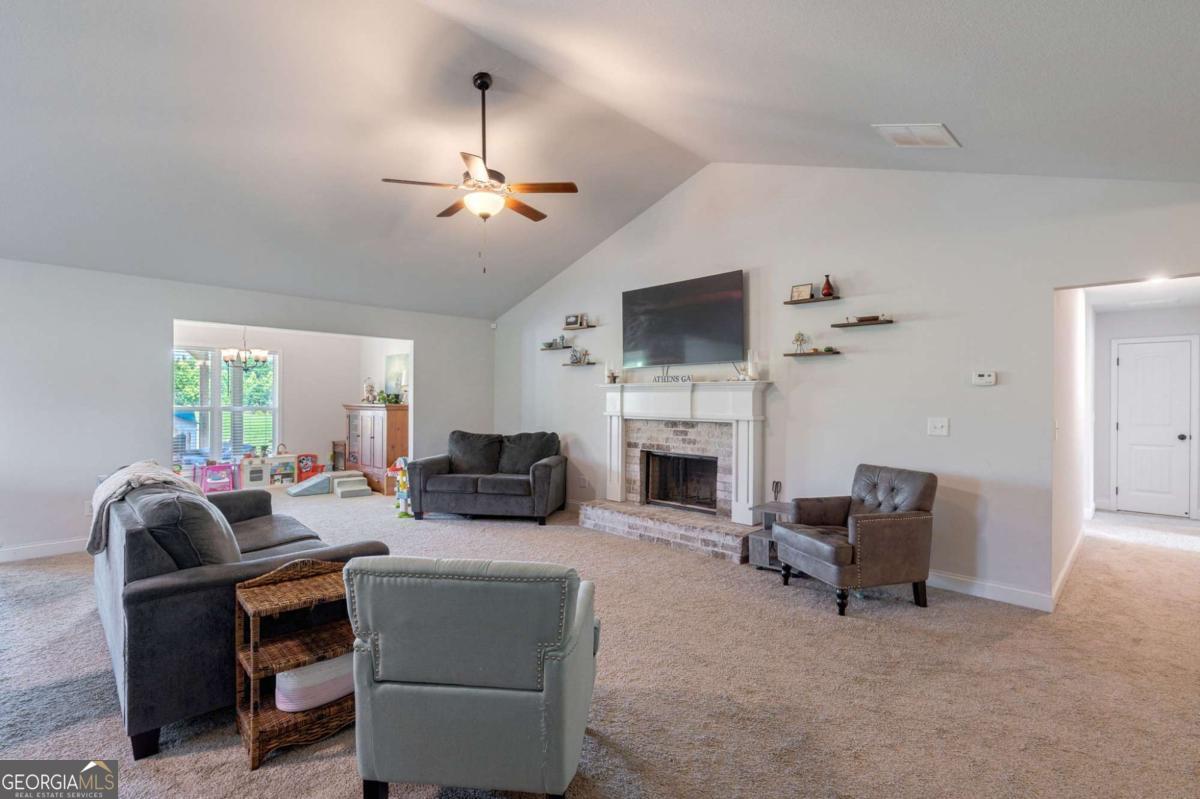 327 Skyview DR