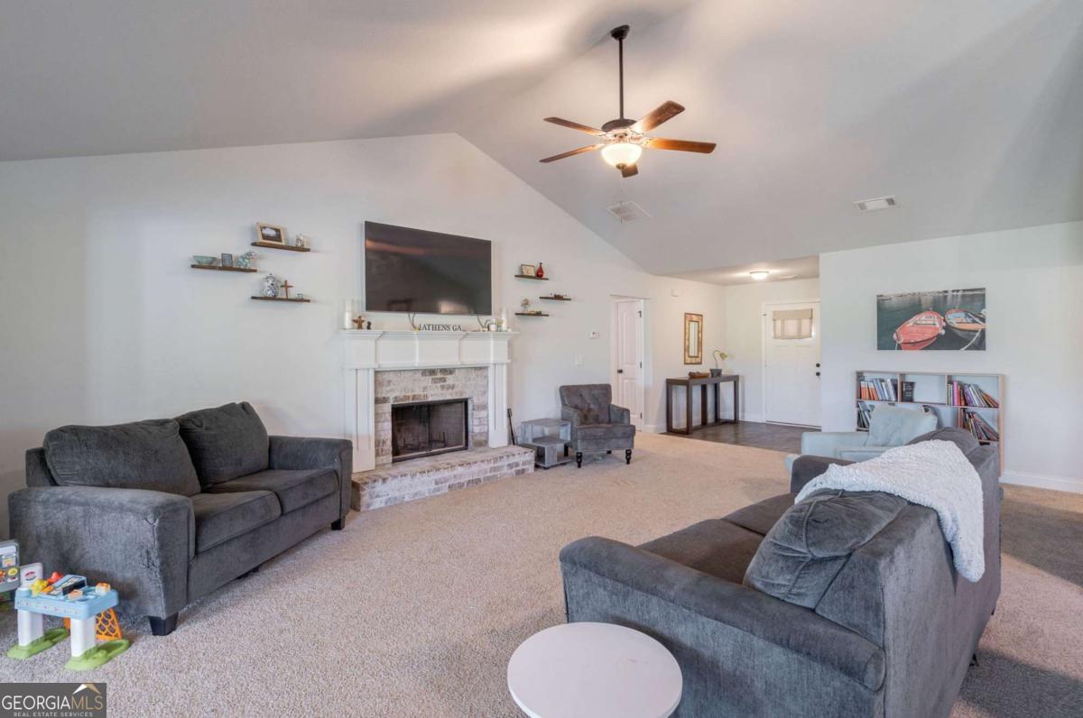 327 Skyview DR