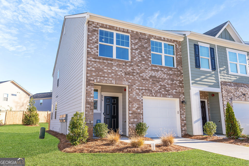 579 Magnolia CIR