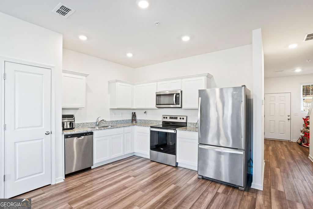 579 Magnolia CIR
