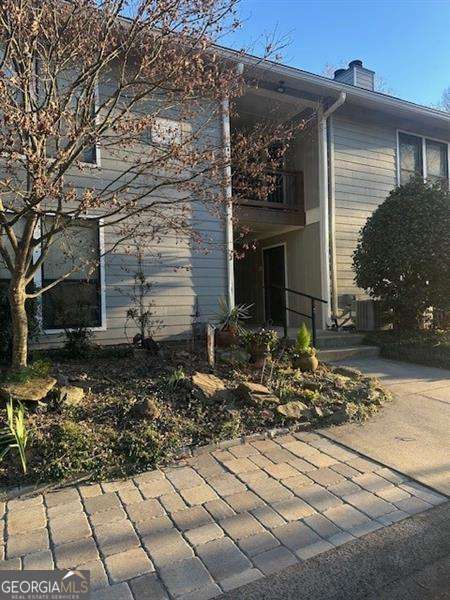 Welcome to this updated 1 Bedroom/ 1 Bath move in ready condo in Park Ridge. Open family room and dining room. Kitchen with white cabinets, stainless appliances, quartz countertops and back splash. Oversized bedroom with walk in closet and bath. Unit was updated in 2022 with new cabinets and floors. just installed New french doors in bedroom. This unit overlooks the pond and is very private. Swim tennis community. Close to shopping, restaurants and restaurants. Best schools, Sope Creek, Dickerson and Walton. Great area for walking. NO BLIND OFFERS