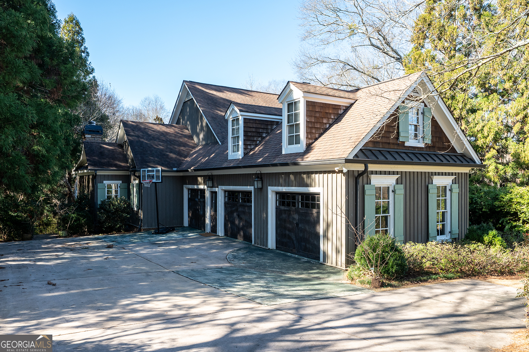 1090 Scarlet Oak CIR