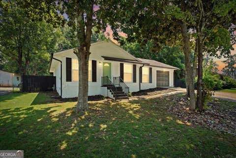 Photo of 83 Sunset Ln, Newnan, GA 30263 (MLS # 10834264)