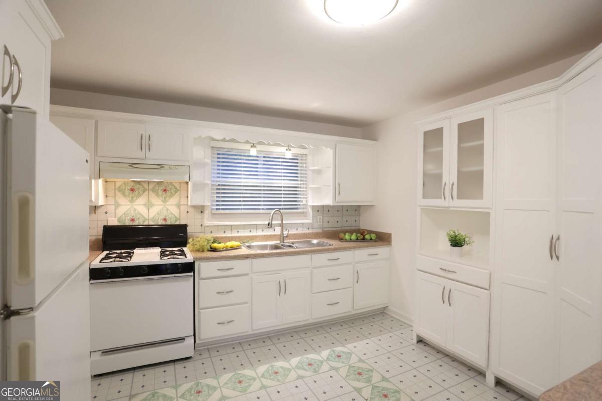 819 DURANT PL NE 819-6