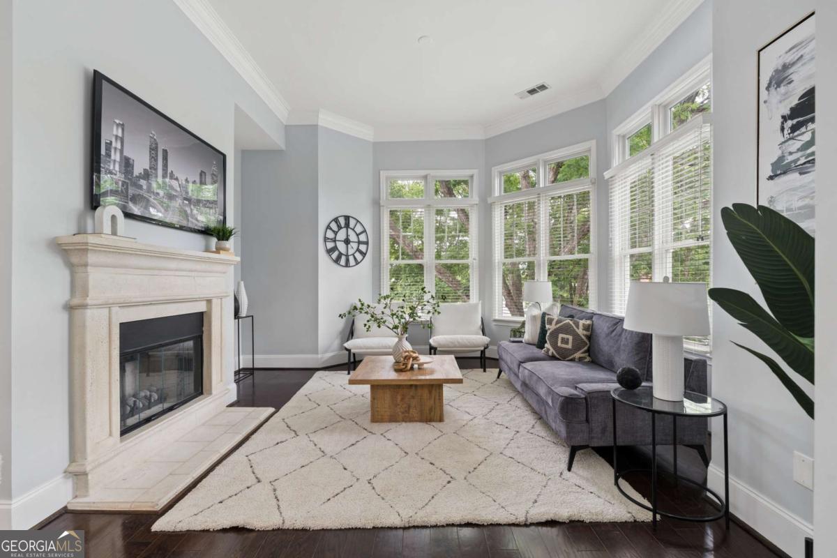 825 Highland LN NE 1308