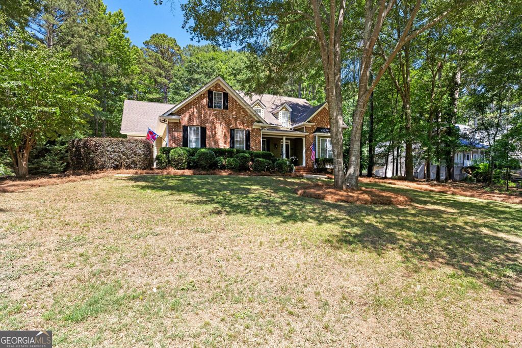Photo of 127 Shoreline Circle, Newnan, GA 30263 (MLS # 10769730)