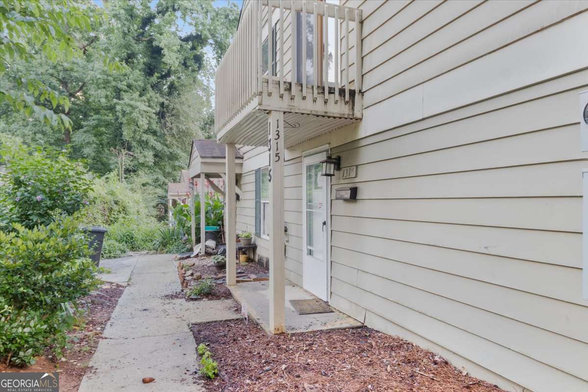 1315 Old Coach RD SW