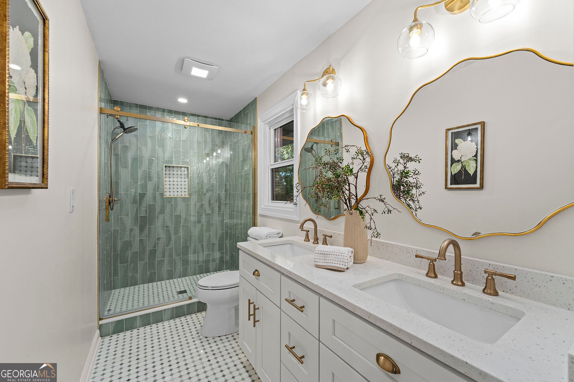 1113 Honeysuckle DR