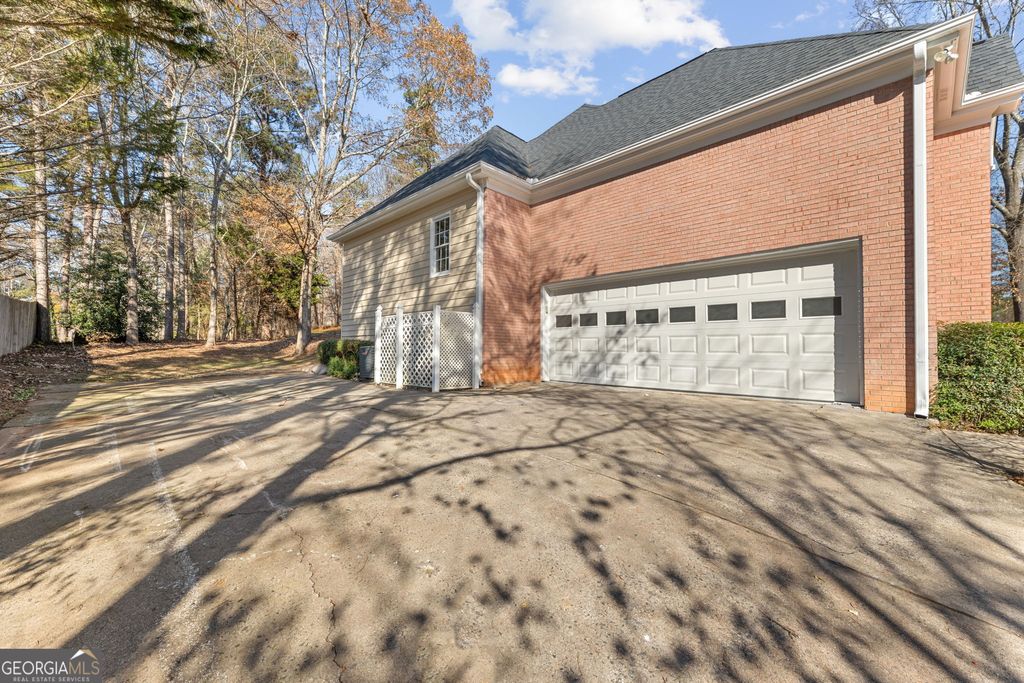 Photo of 534 Emerald Lake Lane, Sugar Hill, GA 30518 (MLS # 10657355)