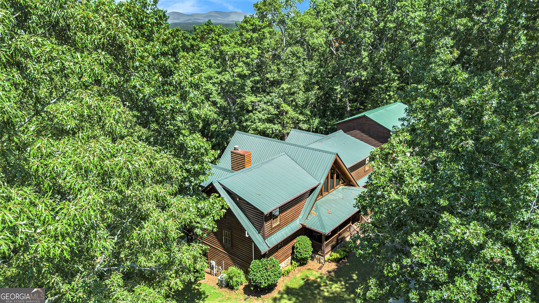 221 Laurel CIR