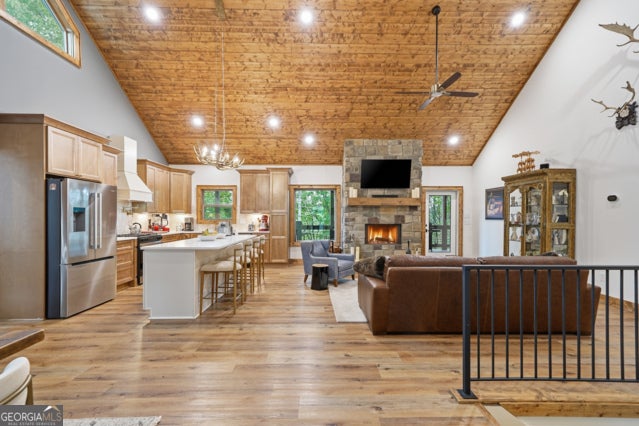 314 Lake View LN