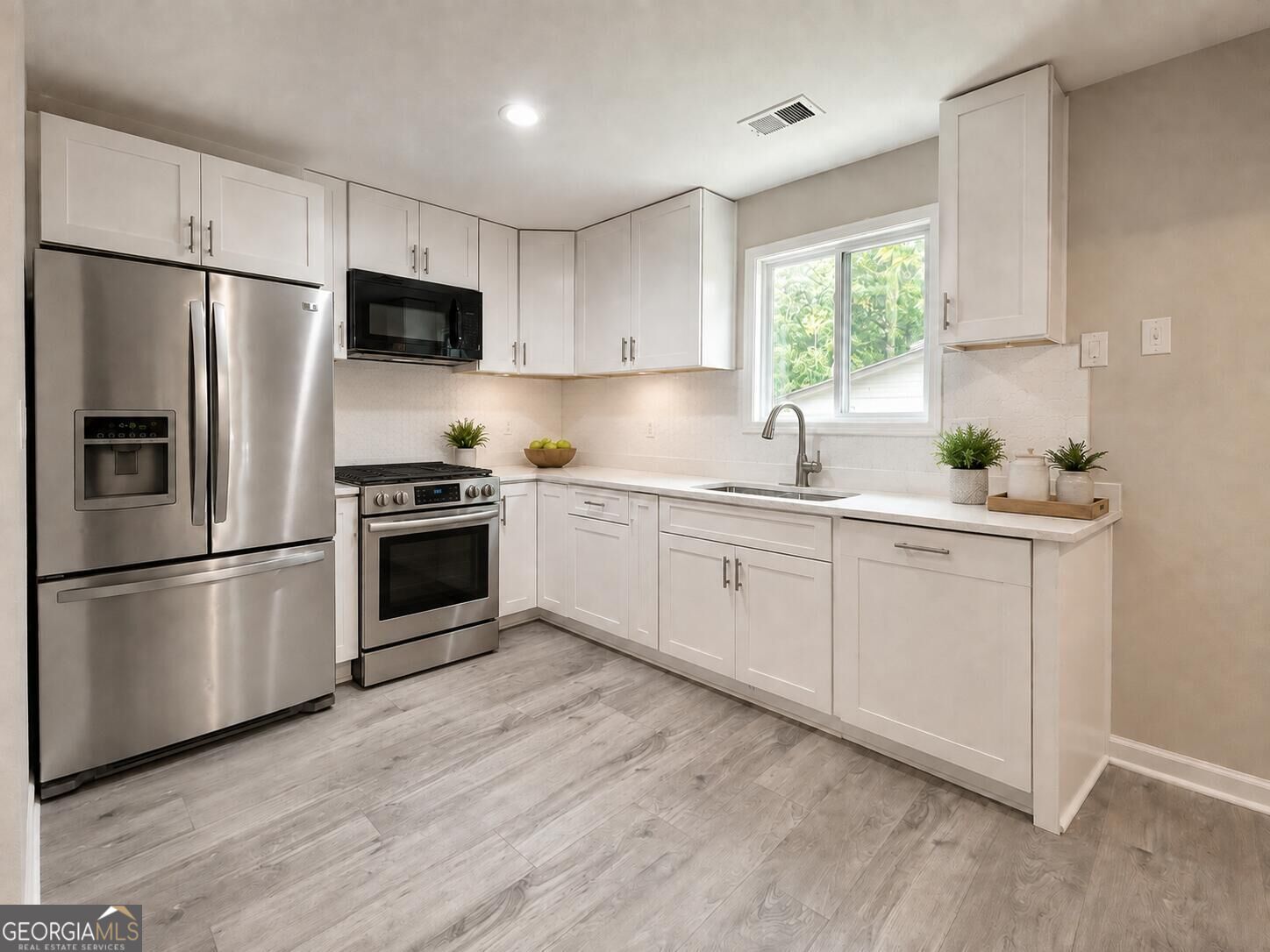 3751 Riverchase CIR