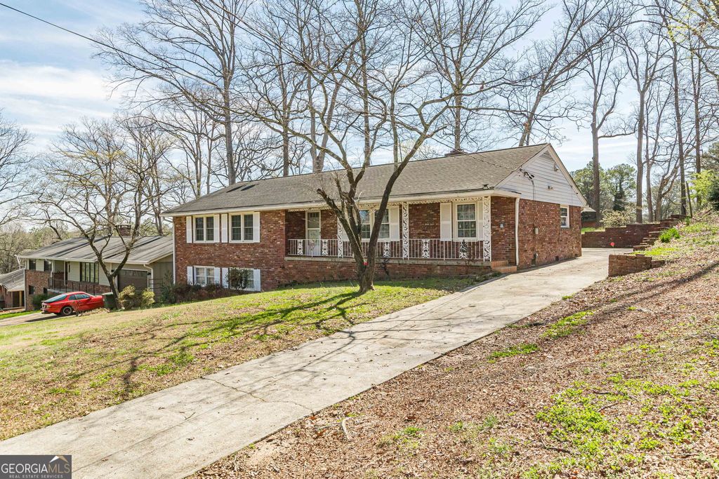 Photo of 2110 LaVista Circle Circle, Hapeville, GA 30354 (MLS # 10709716)