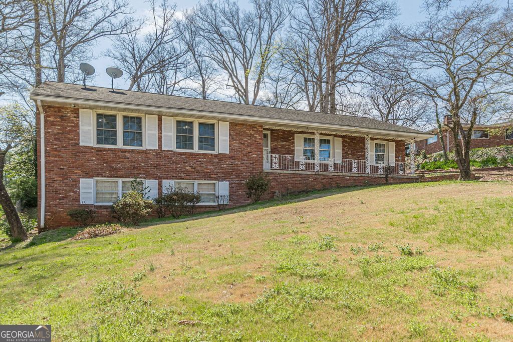 Photo of 2110 LaVista Circle Circle, Hapeville, GA 30354 (MLS # 10709716)