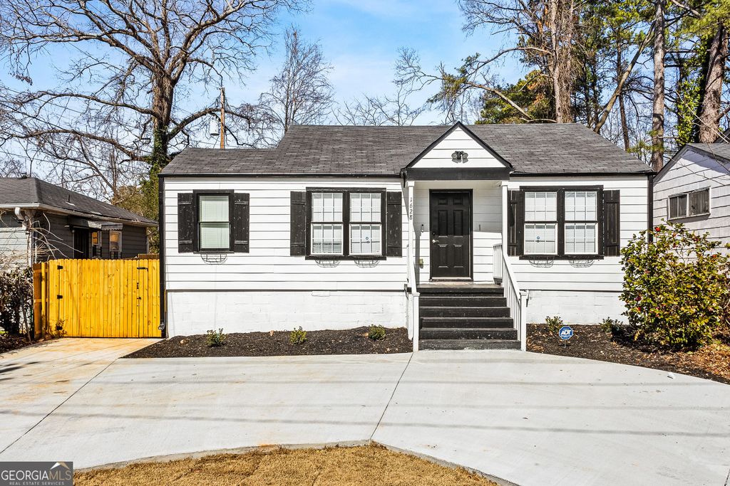 Photo of 1628 Eastland Road SE, Atlanta, GA 30316 (MLS # 10652216)