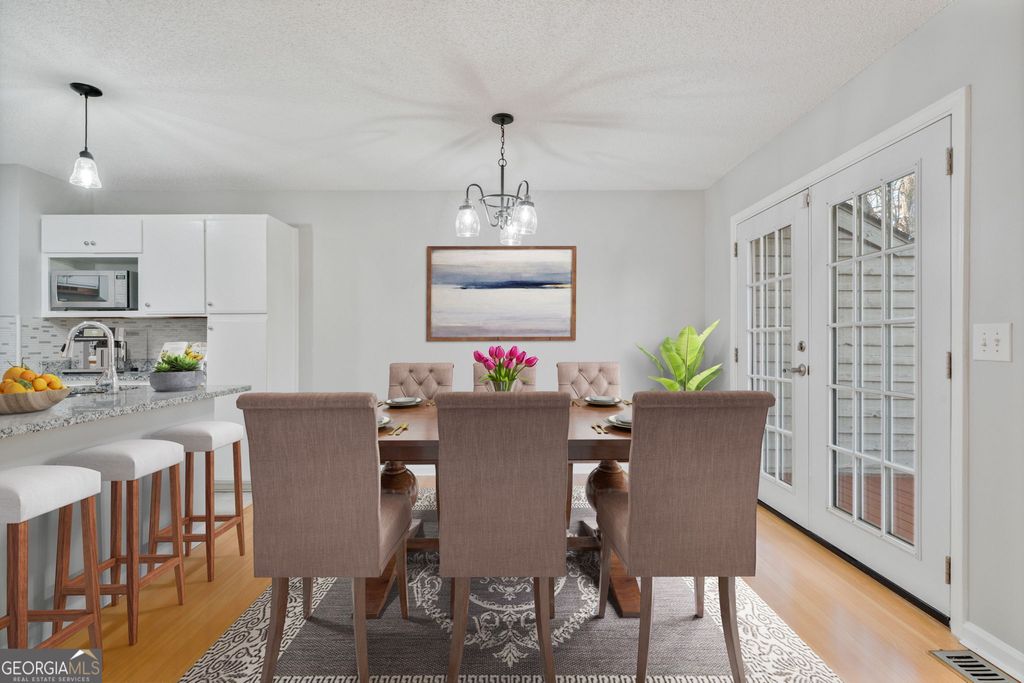 Photo of 1064 Creatwood Circle SW, Smyrna, GA 30080 (MLS # 10675676)