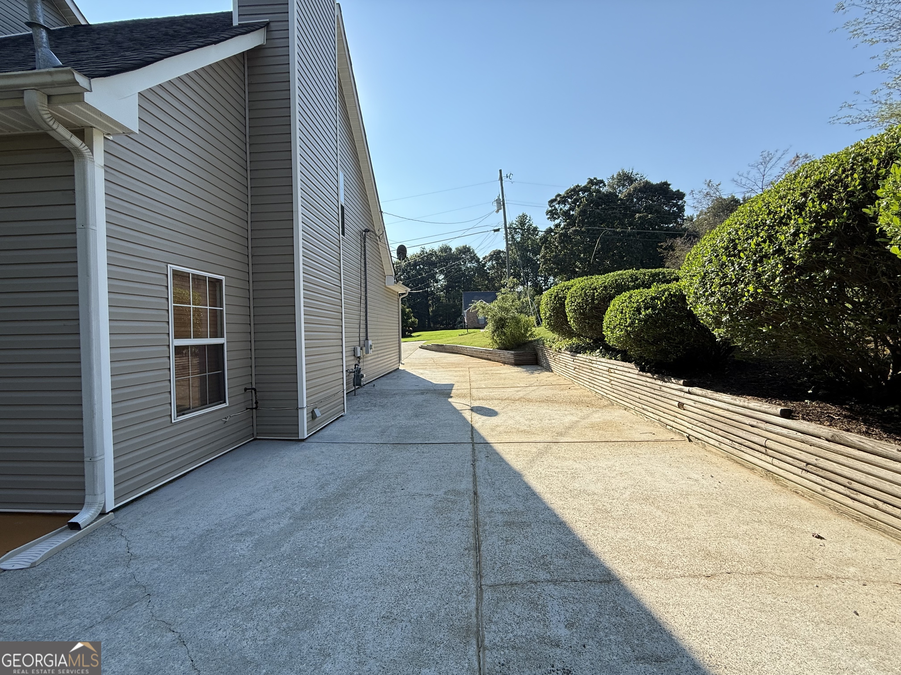 7235 Coral Lake DR