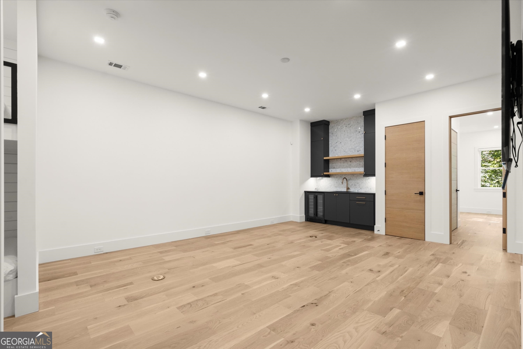 Tiger, Georgia 30576, United States, 5 Bedrooms Bedrooms, ,6 BathroomsBathrooms,Residential,Active,223158