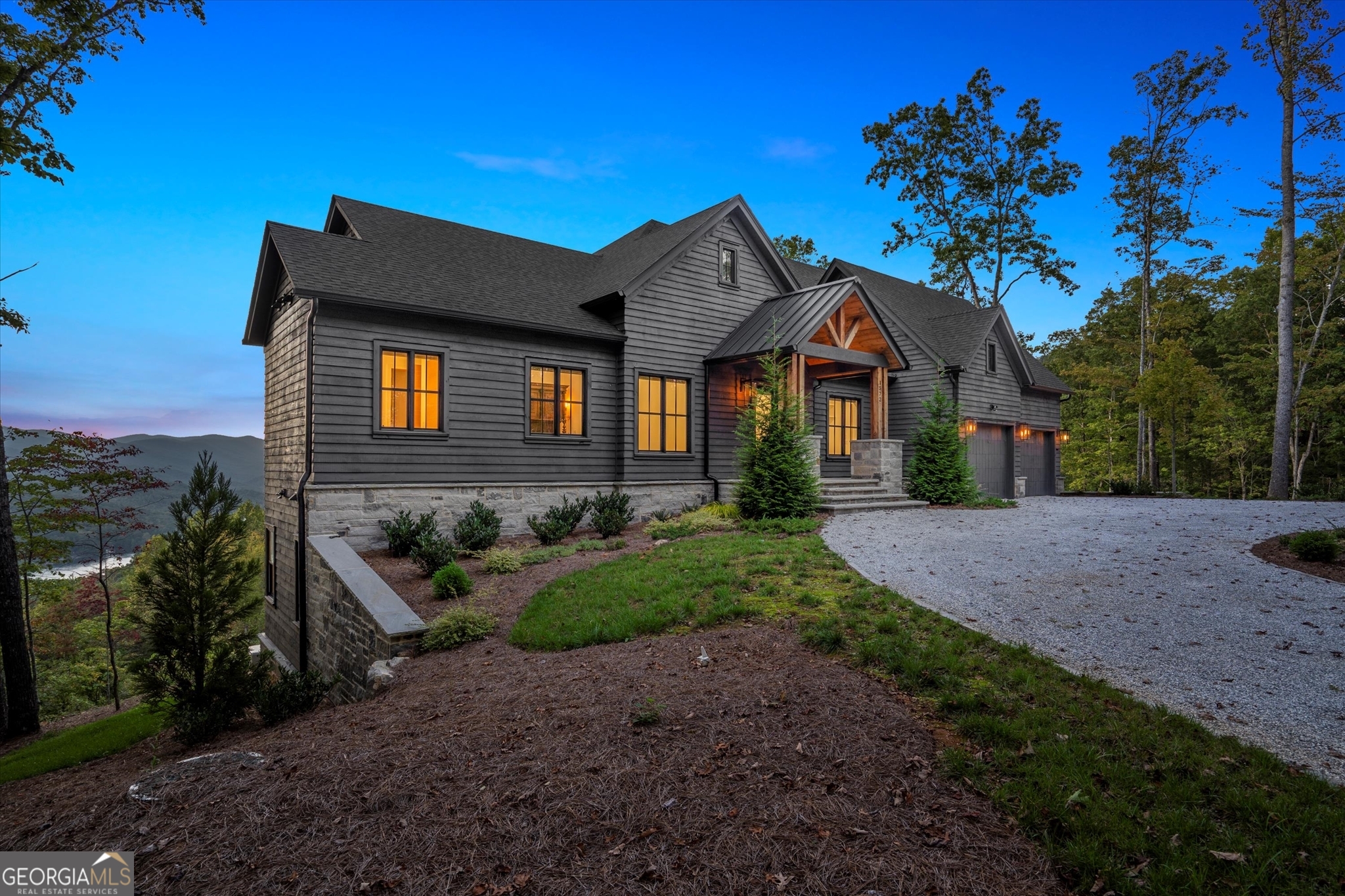 Tiger, Georgia 30576, United States, 5 Bedrooms Bedrooms, ,6 BathroomsBathrooms,Residential,Active,223158