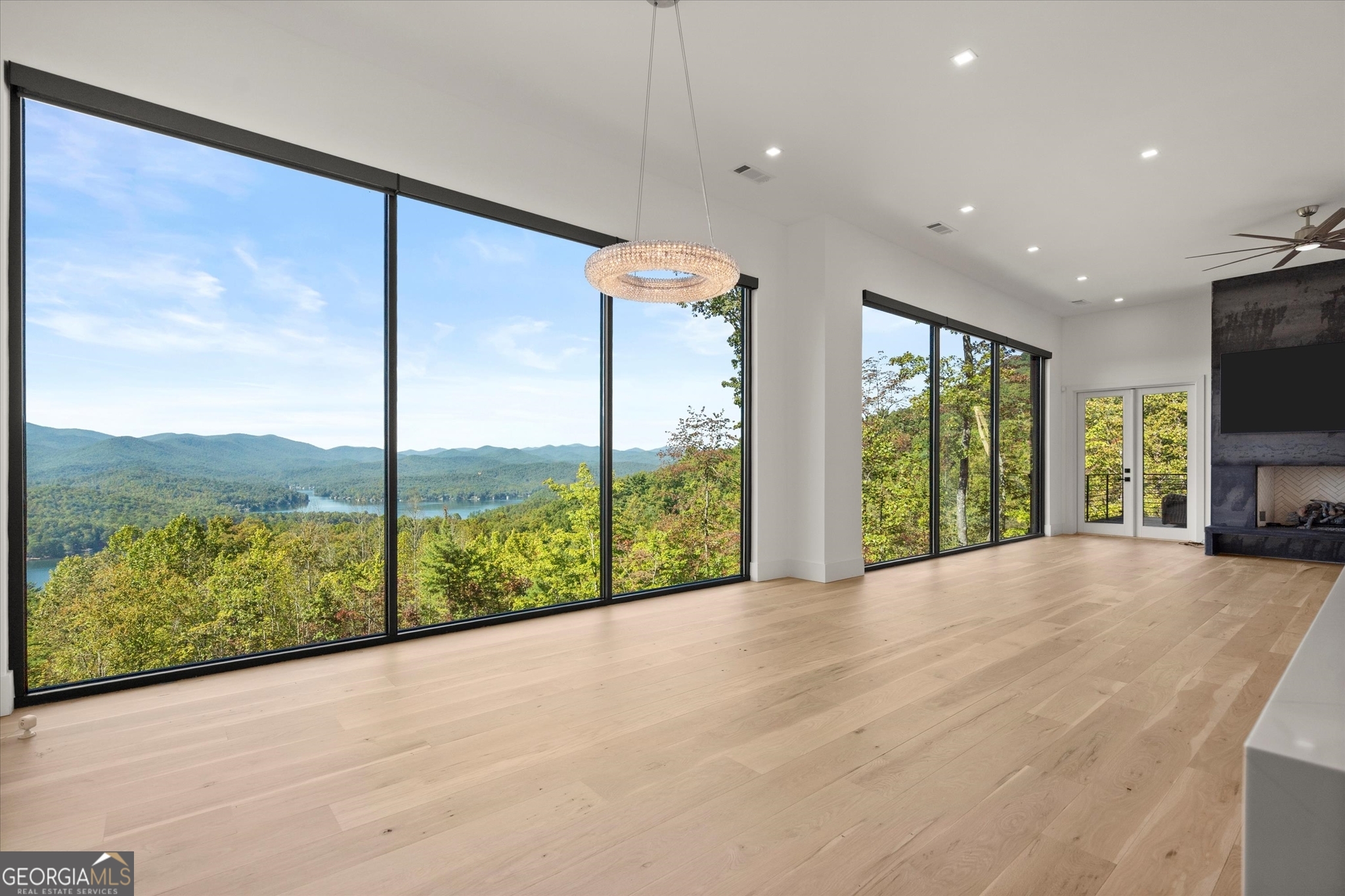 Tiger, Georgia 30576, United States, 5 Bedrooms Bedrooms, ,6 BathroomsBathrooms,Residential,Active,223158