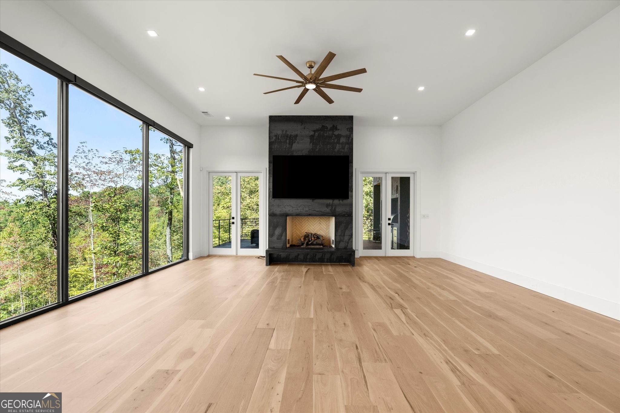 Tiger, Georgia 30576, United States, 5 Bedrooms Bedrooms, ,6 BathroomsBathrooms,Residential,Active,223158