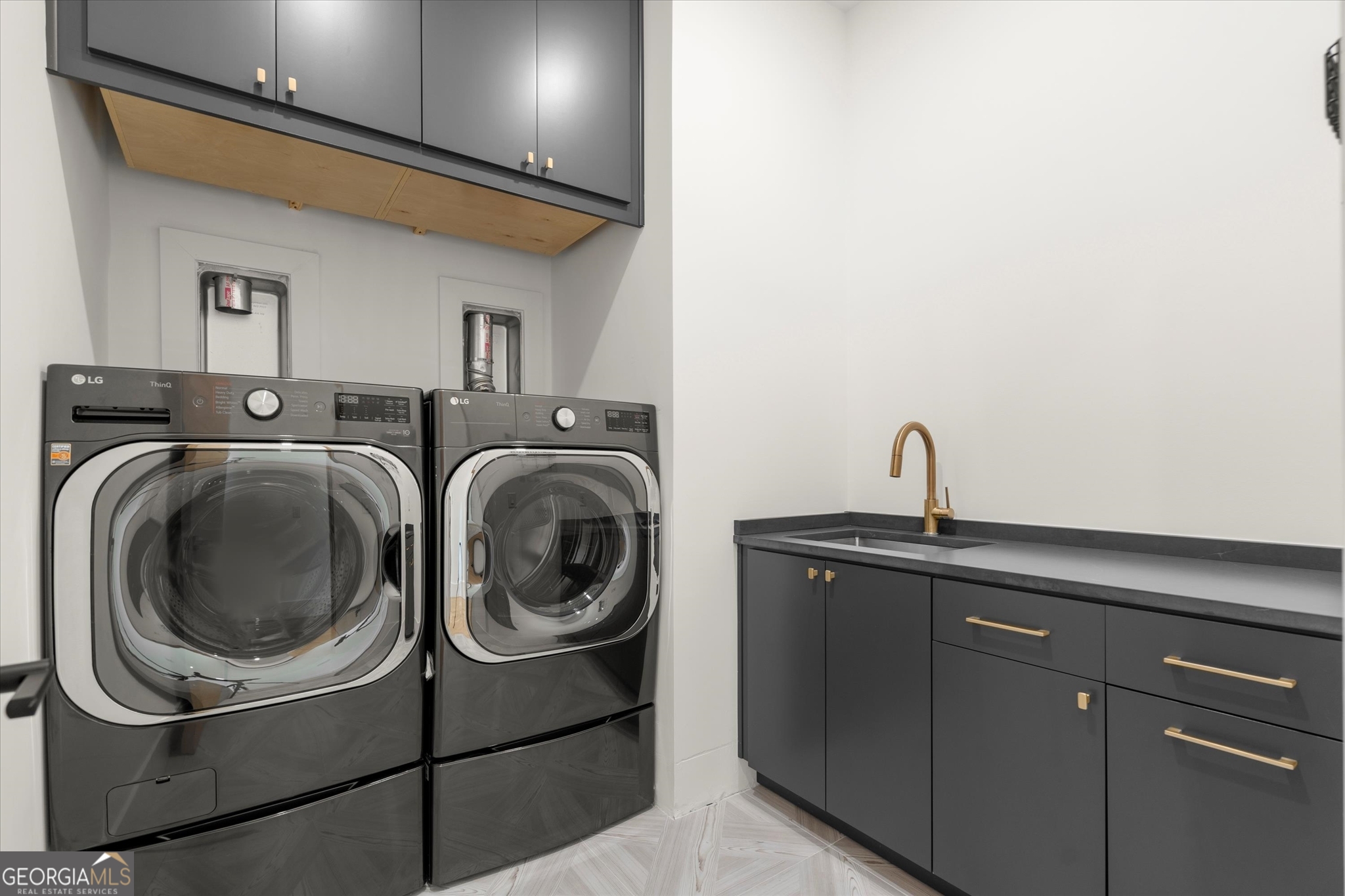 Tiger, Georgia 30576, United States, 5 Bedrooms Bedrooms, ,6 BathroomsBathrooms,Residential,Active,223158