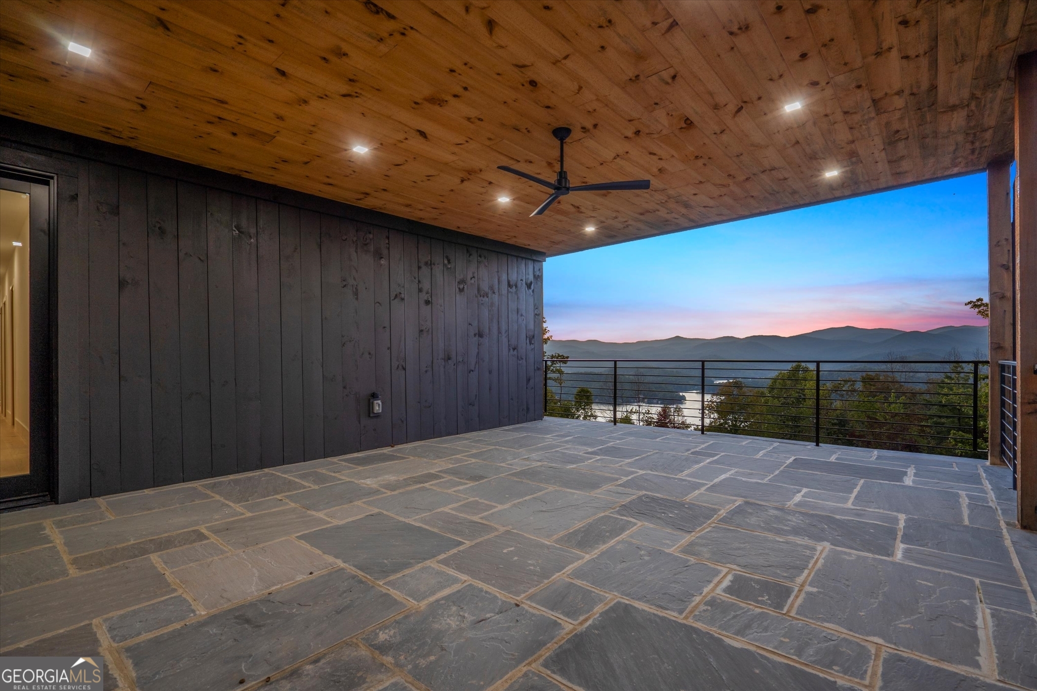 Tiger, Georgia 30576, United States, 5 Bedrooms Bedrooms, ,6 BathroomsBathrooms,Residential,Active,223158