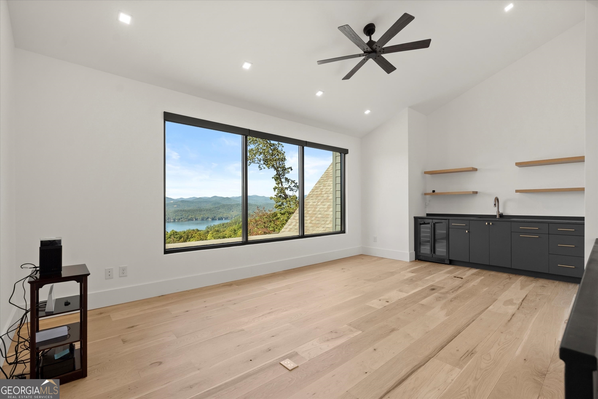 Tiger, Georgia 30576, United States, 5 Bedrooms Bedrooms, ,6 BathroomsBathrooms,Residential,Active,223158