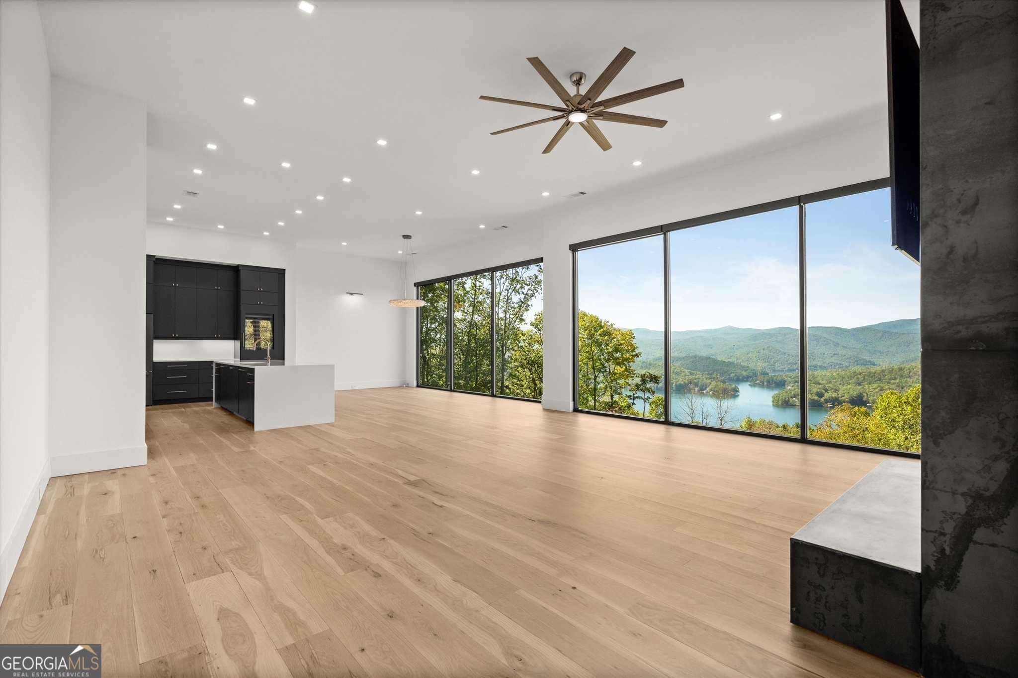 Tiger, Georgia 30576, United States, 5 Bedrooms Bedrooms, ,6 BathroomsBathrooms,Residential,Active,223158