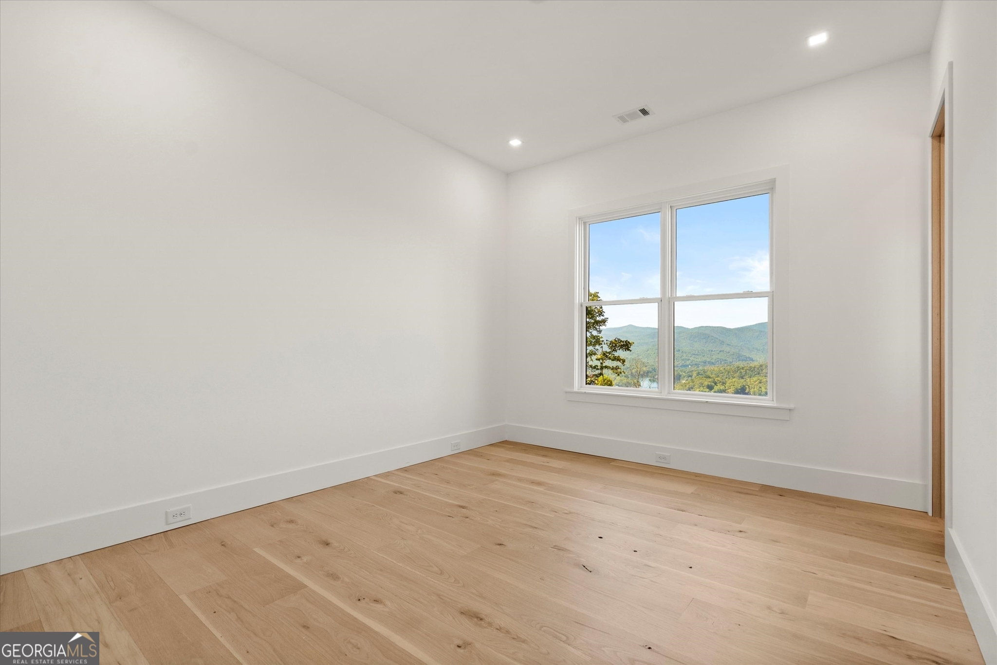 Tiger, Georgia 30576, United States, 5 Bedrooms Bedrooms, ,6 BathroomsBathrooms,Residential,Active,223158