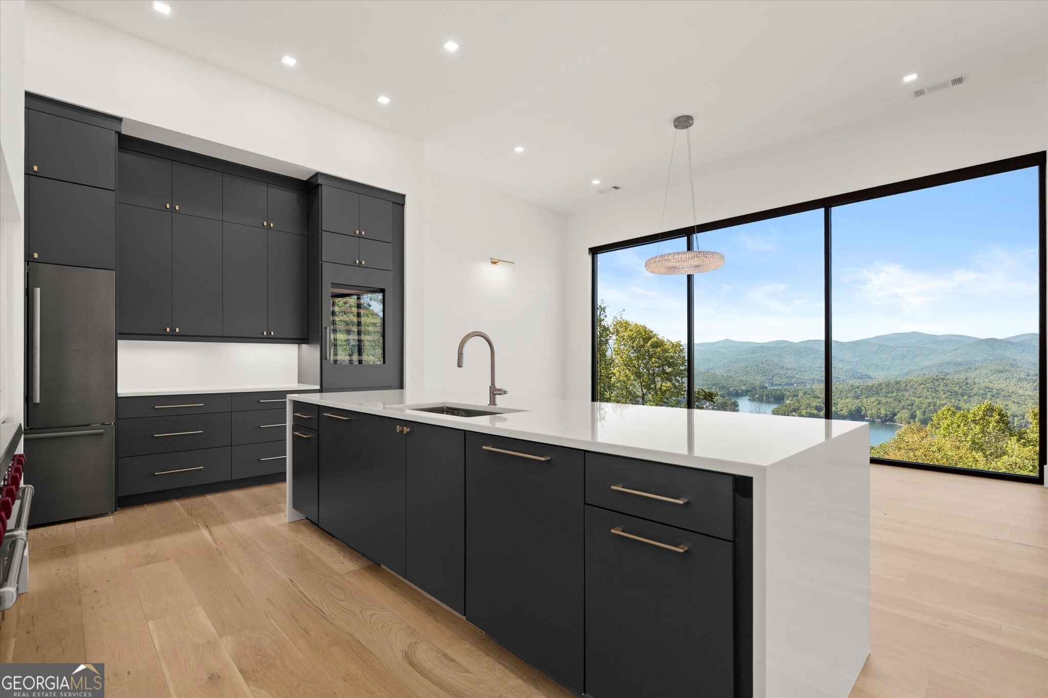 Tiger, Georgia 30576, United States, 5 Bedrooms Bedrooms, ,6 BathroomsBathrooms,Residential,Active,223158