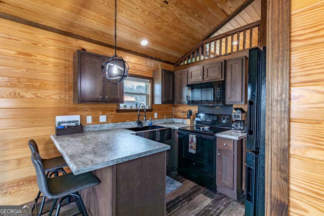 449 Mountain Creek RD