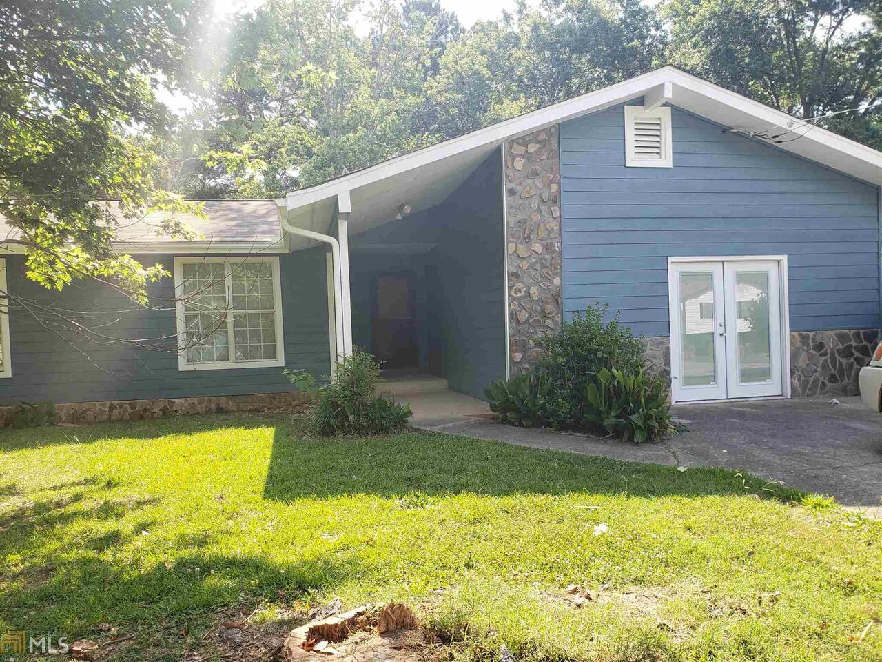 Great Property! Call Max at 678-235-4477 to set up a showing. Recently painted, new flooring updated kitchen and bath. ***You MUST call for pre-qualification and showing instructions. Please be prepared with property address and average household monthly income when calling. One month rent and security deposit required for move in.***