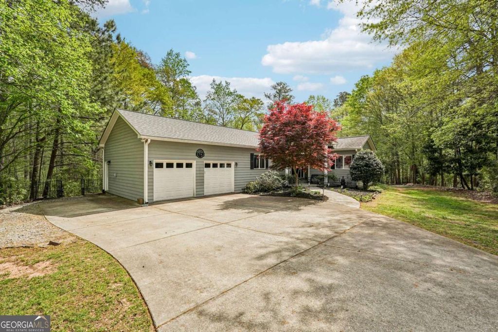 Photo of 2792 Cliffview Drive SW, Lilburn, GA 30047 (MLS # 10725869)