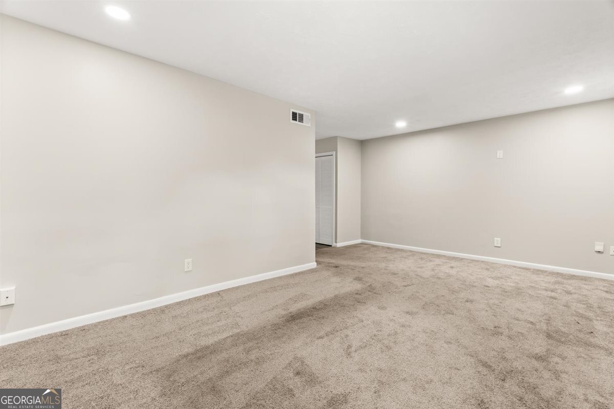 1543 Hardin AVE