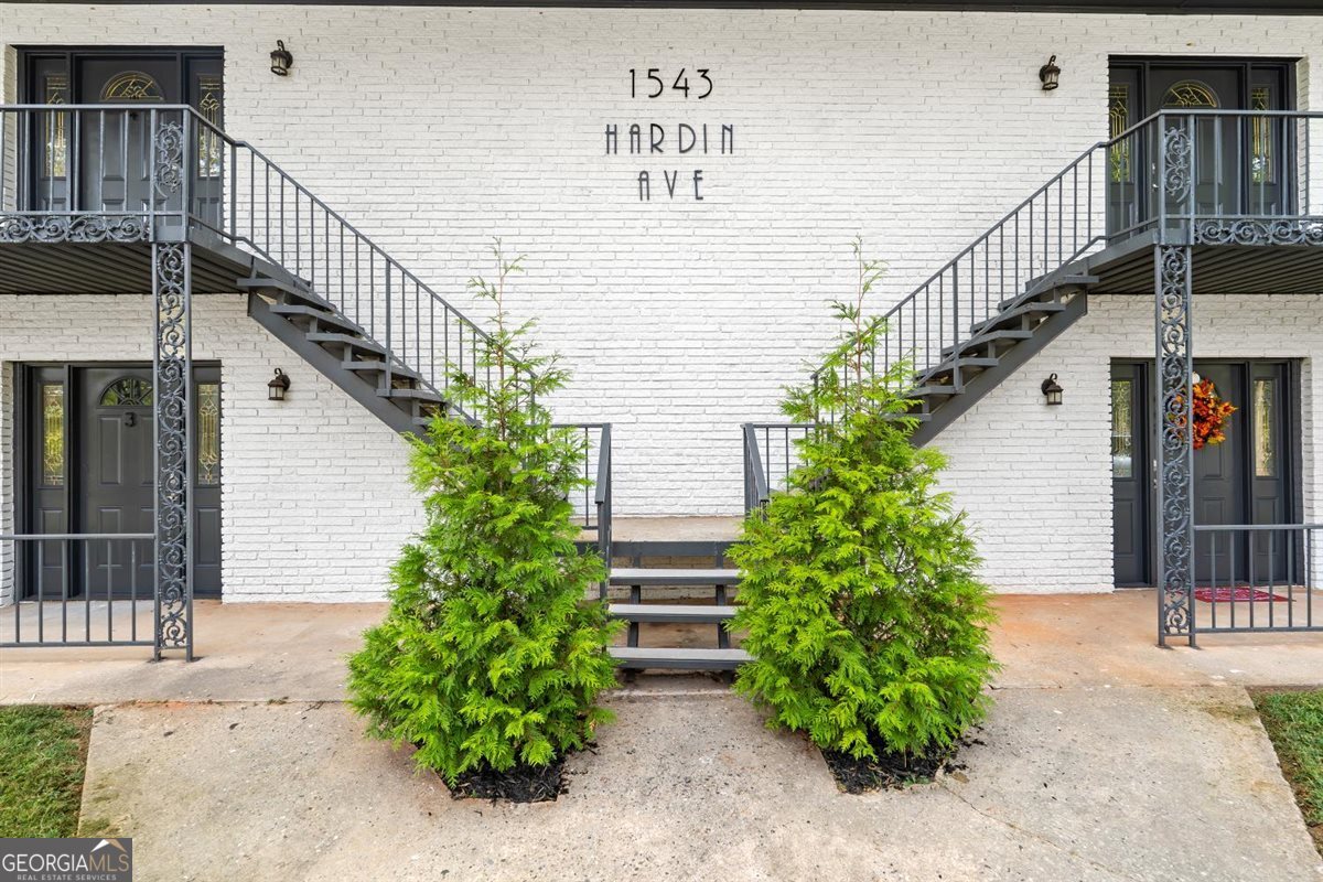 1543 Hardin AVE