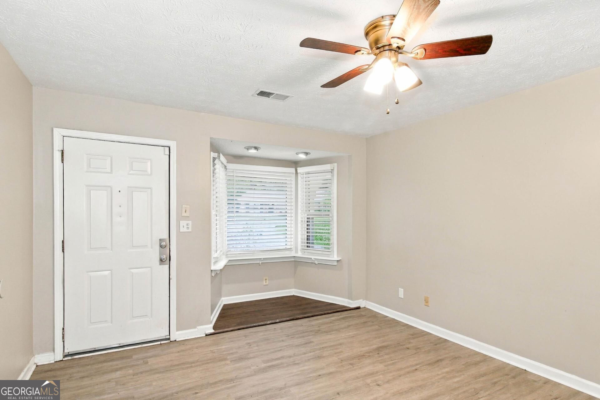 8 Silverwood DR