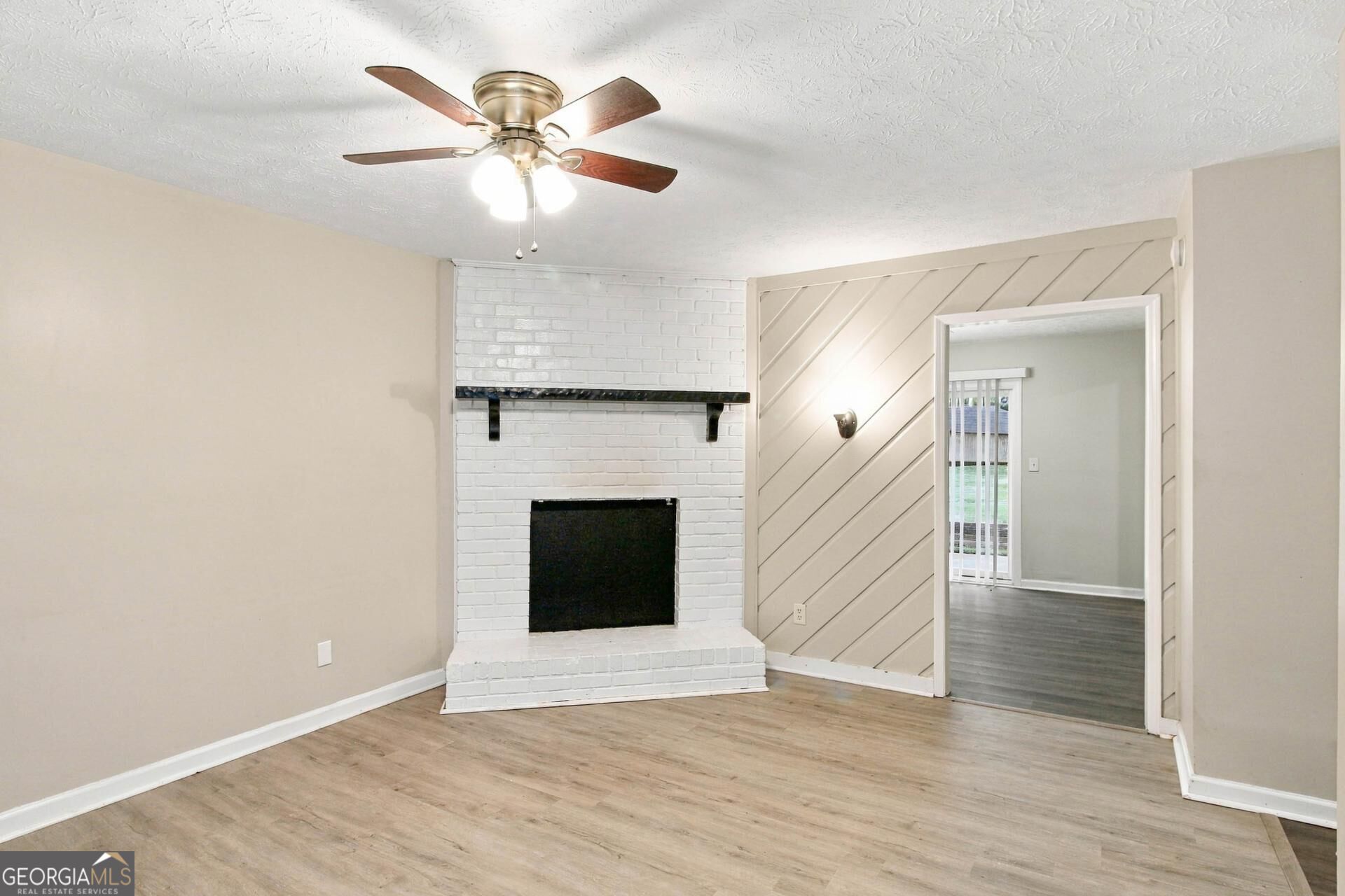 8 Silverwood DR