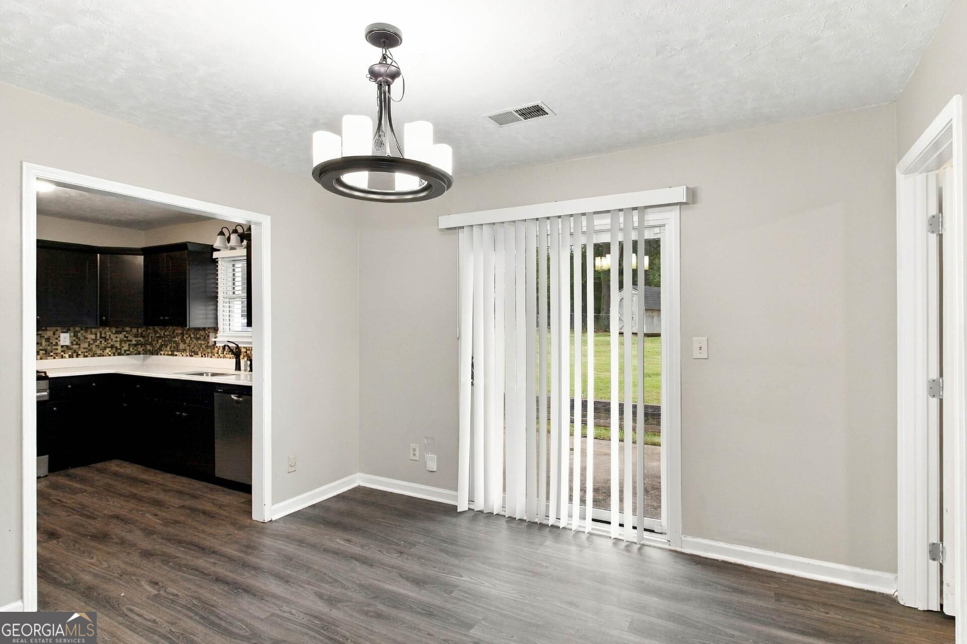 8 Silverwood DR
