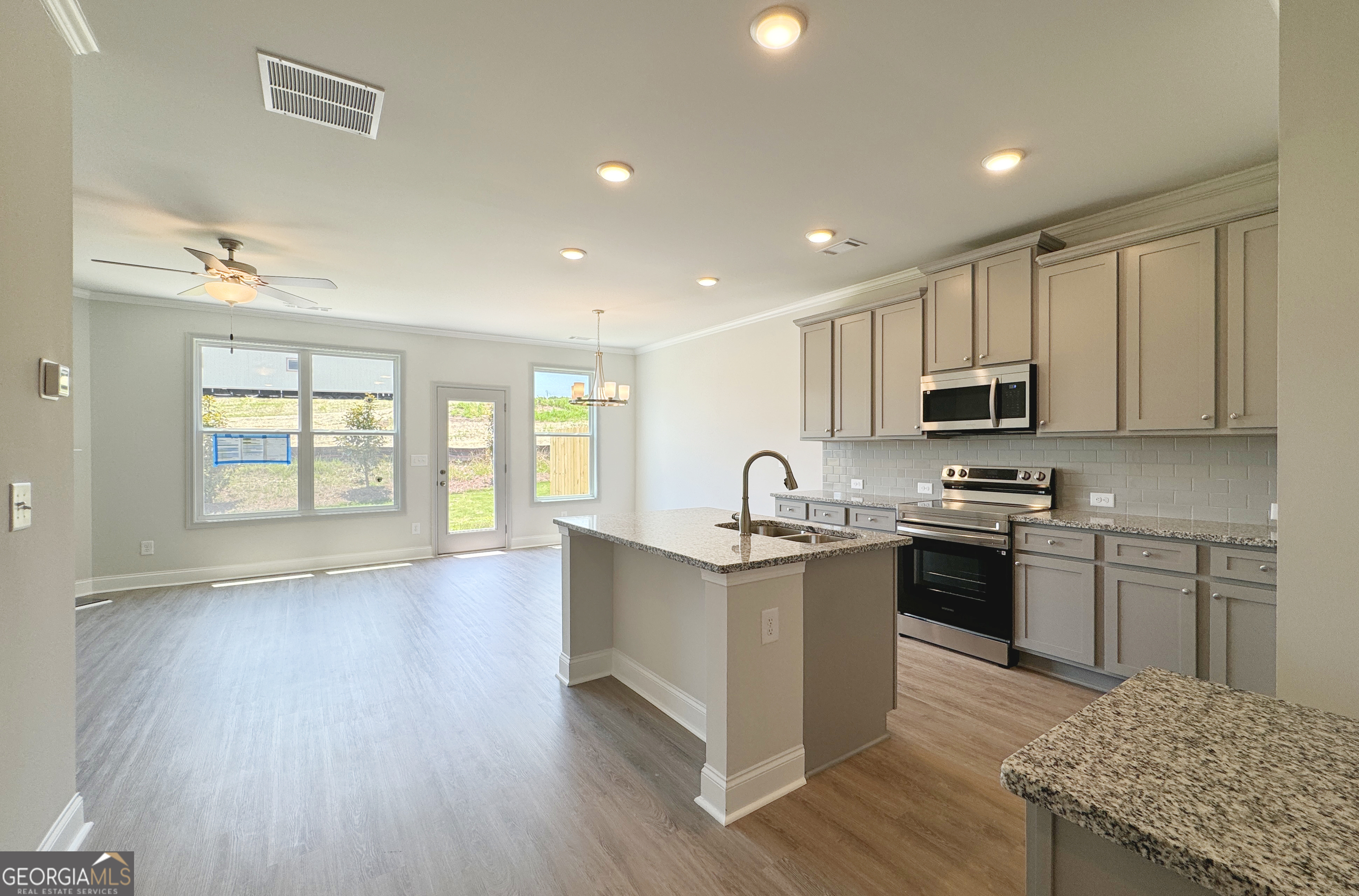 3888 Billabong TRL 80