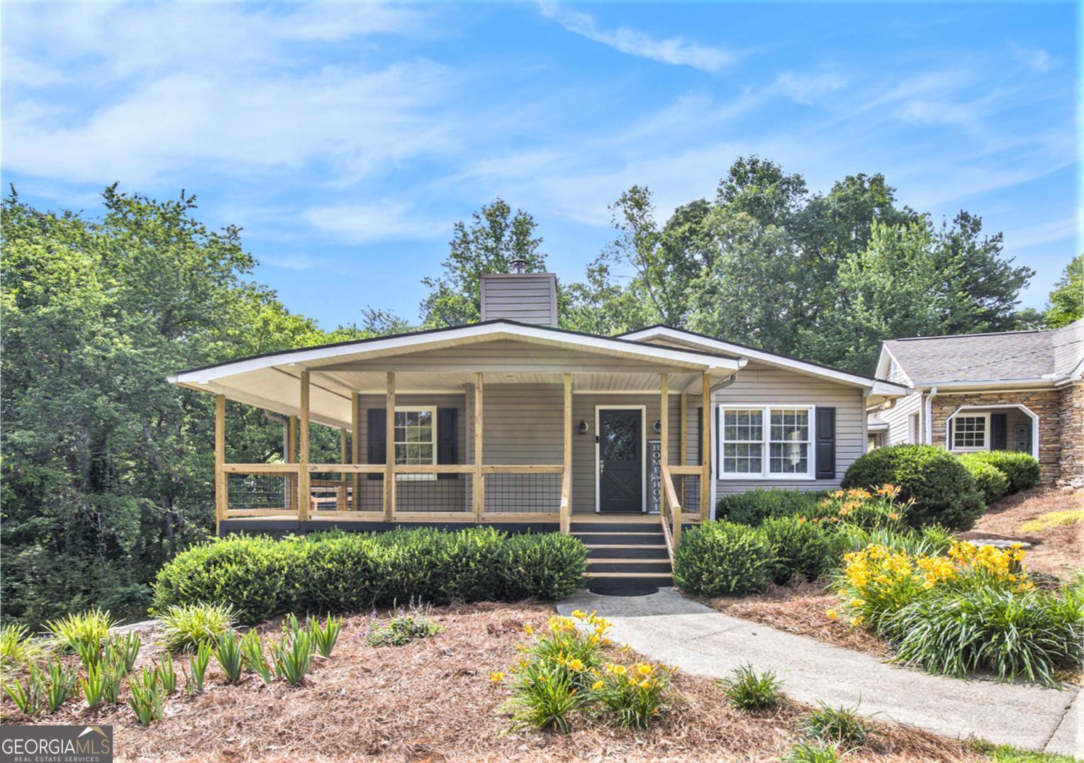 345 Davis RD W