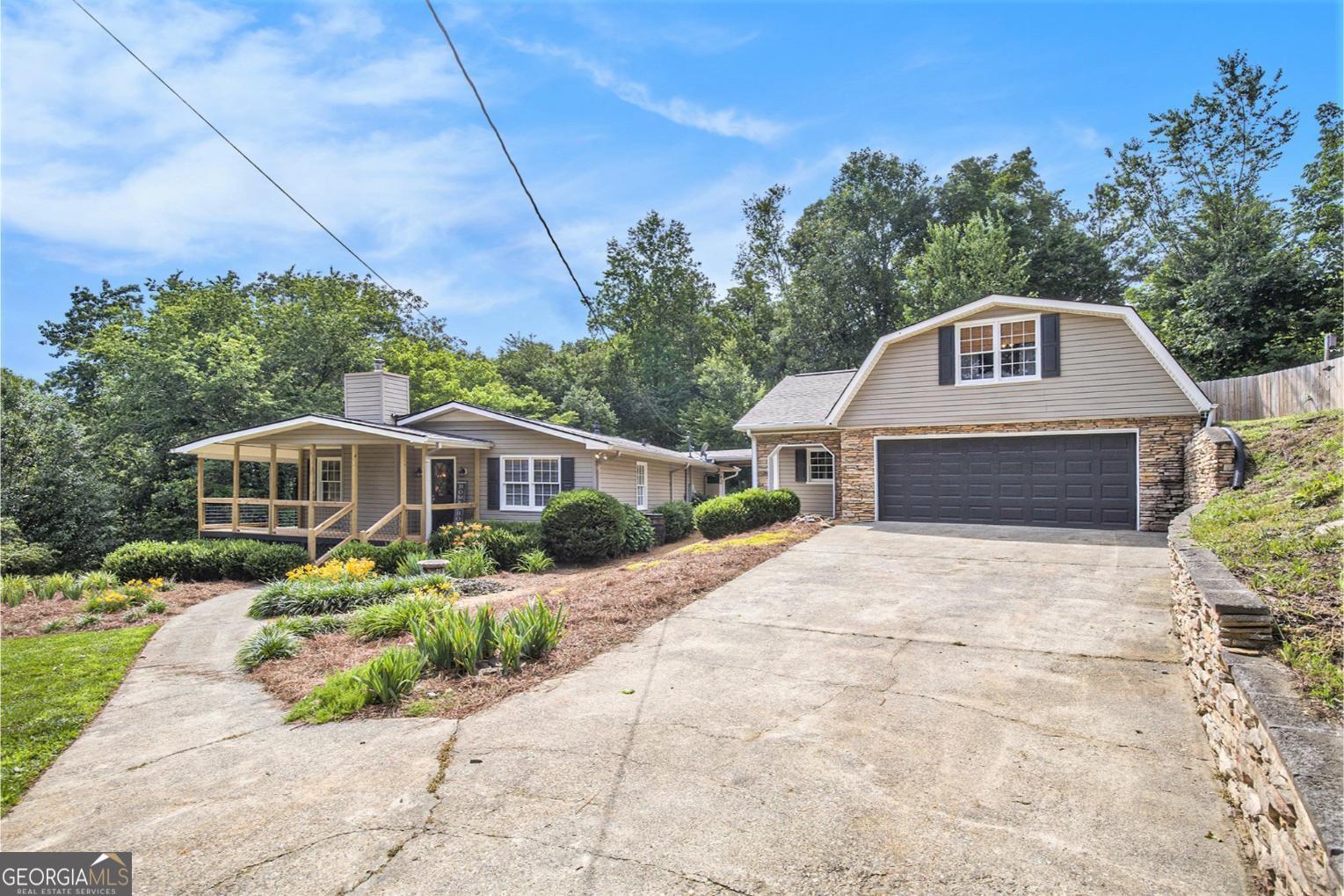 345 Davis RD W