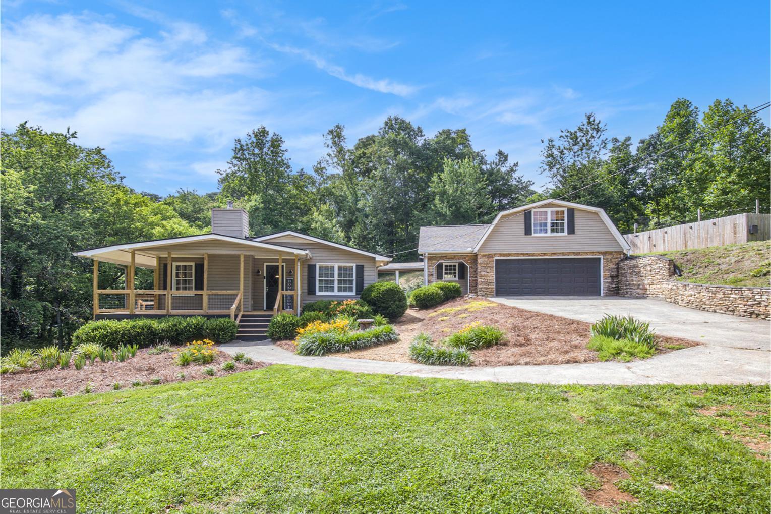 345 Davis RD W